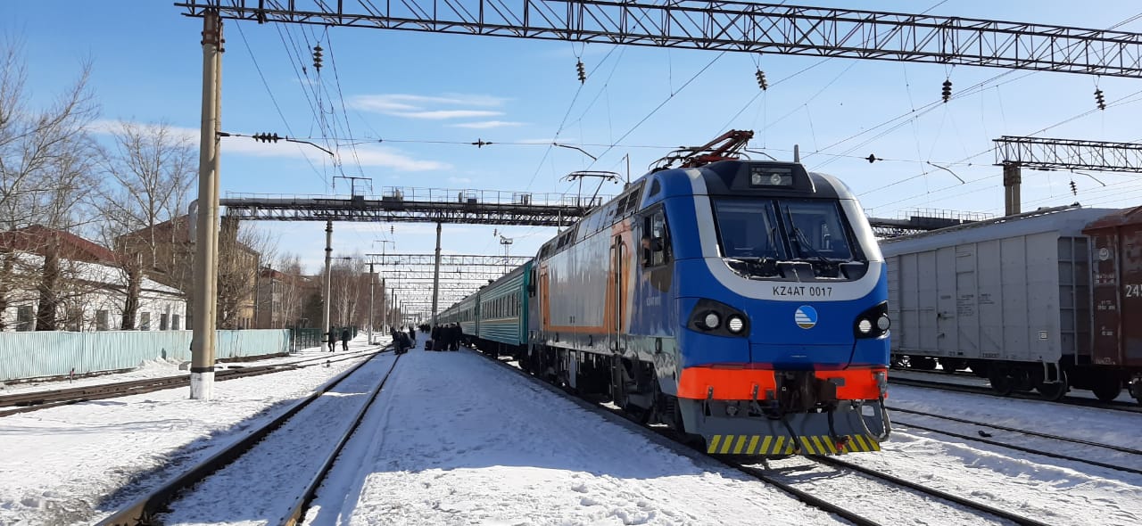 Машинисты эксплуатационного депо Нур-Султан осваивают новые методы вождения поездов